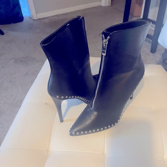 Shoes - Black size 10